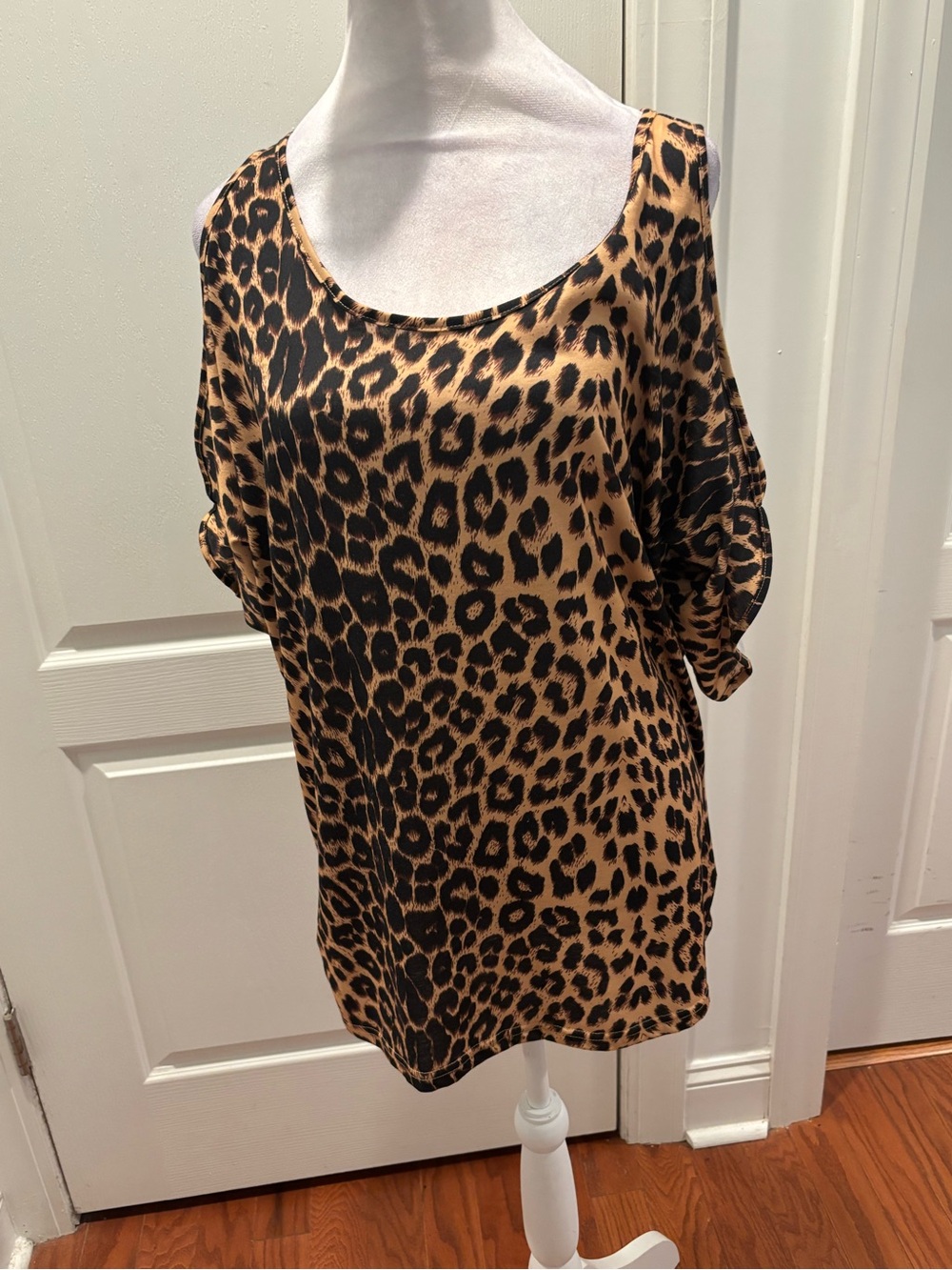 Leopard Print Scoop Neck  Top - Tan & Black